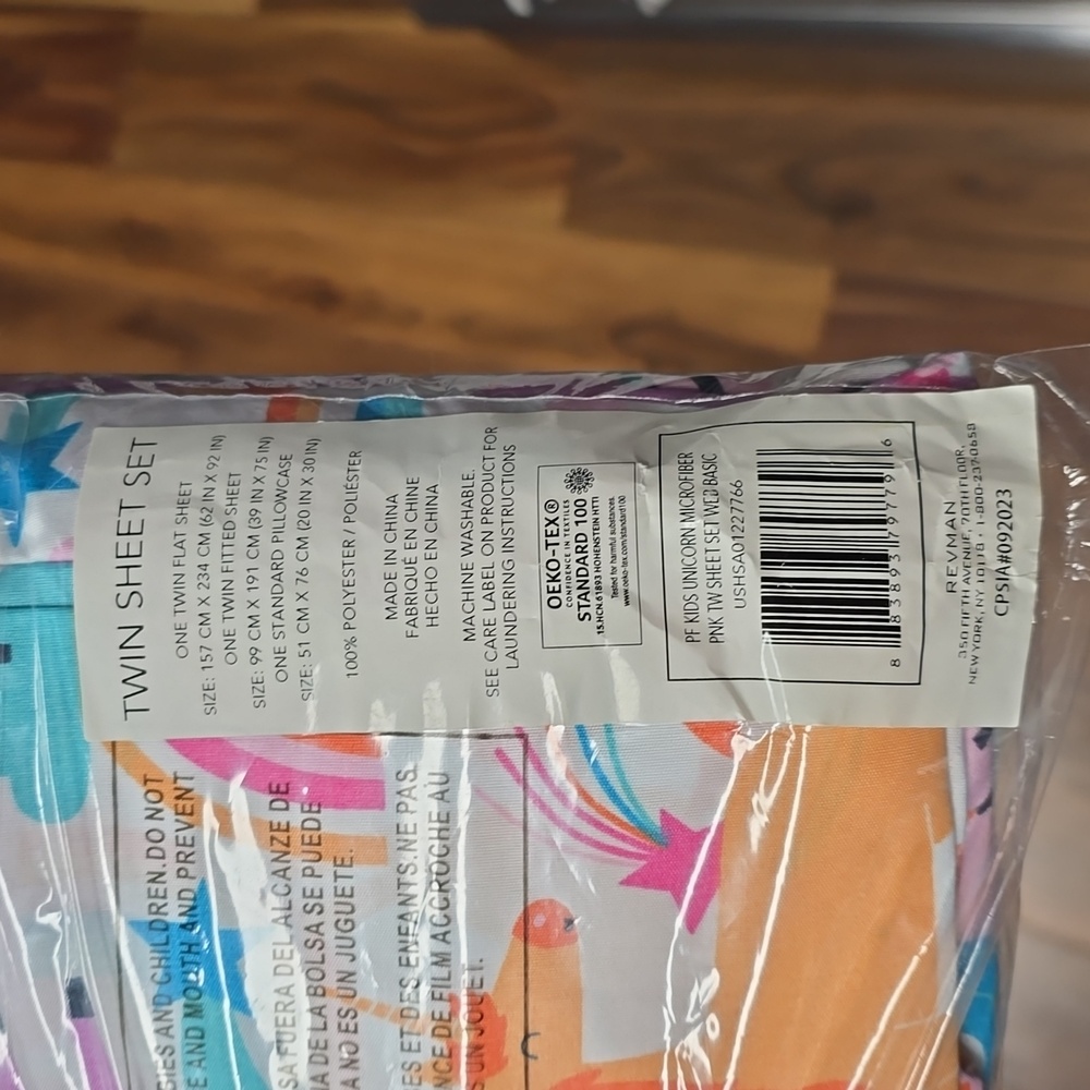 HOST PICK. NIP Poppy & Fritz Girl's Twin Unicorn Microfiber Sheet Set - Picture 2 of 2